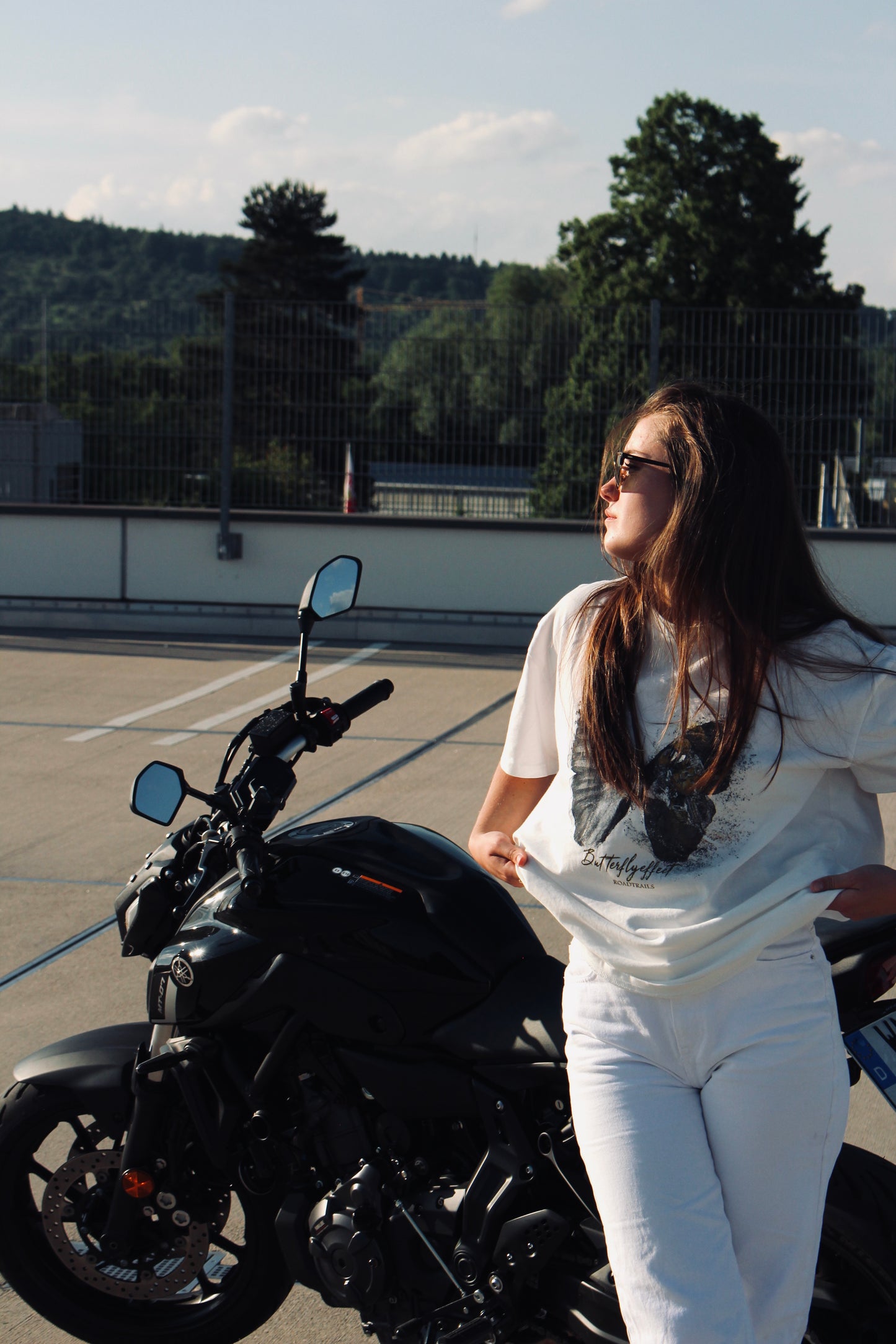 BUTTERFLY Oversized Shirt